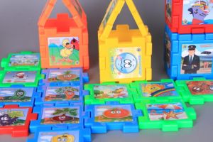 ВЕГА ТОЙС бебешка играчка  Конструктор-кубчета с картинки и думички на български език  код 9783