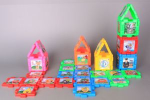 ВЕГА ТОЙС бебешка играчка  Конструктор-кубчета с картинки и думички на български език  код 9783