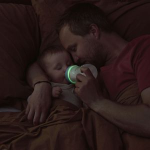  Philips AVENT Подаръчен к-кт - шише за хранене Natural Response 260 мл + биберон среден поток +залъгалка Ultra Soft 0676.001